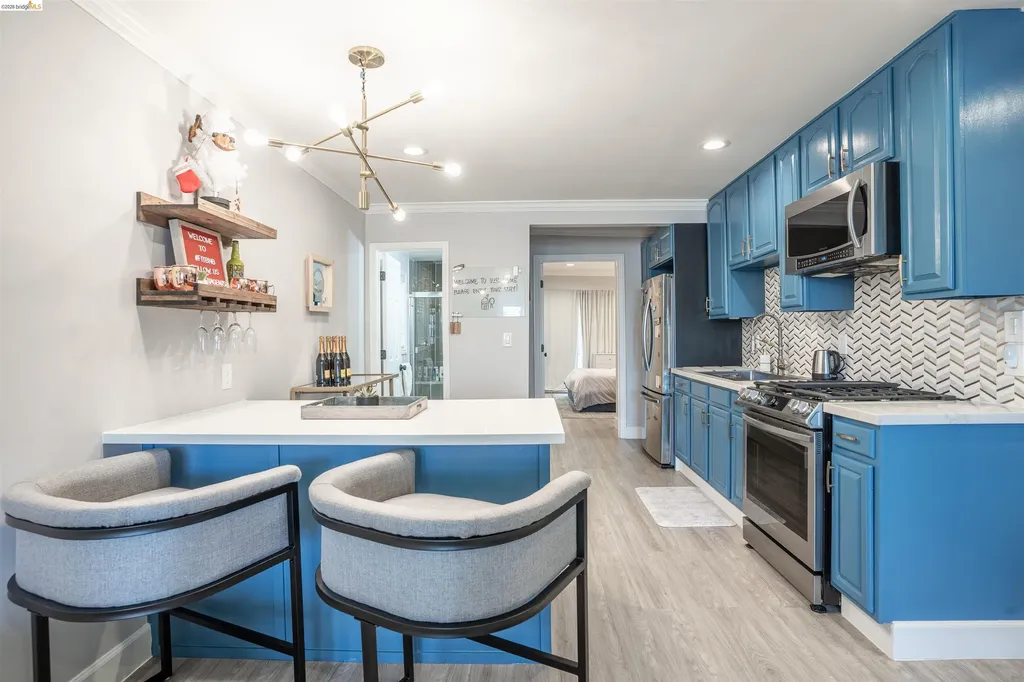 527 Chester Street Oakland CA 94607