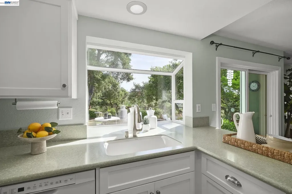 6034 Slopeview Court Castro Valley CA 94552