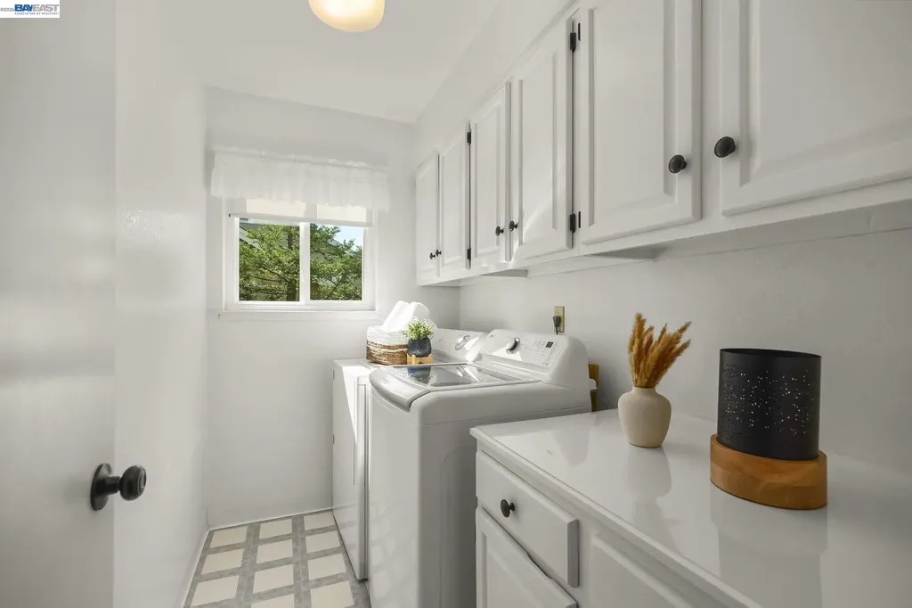 6034 Slopeview Court Castro Valley CA 94552