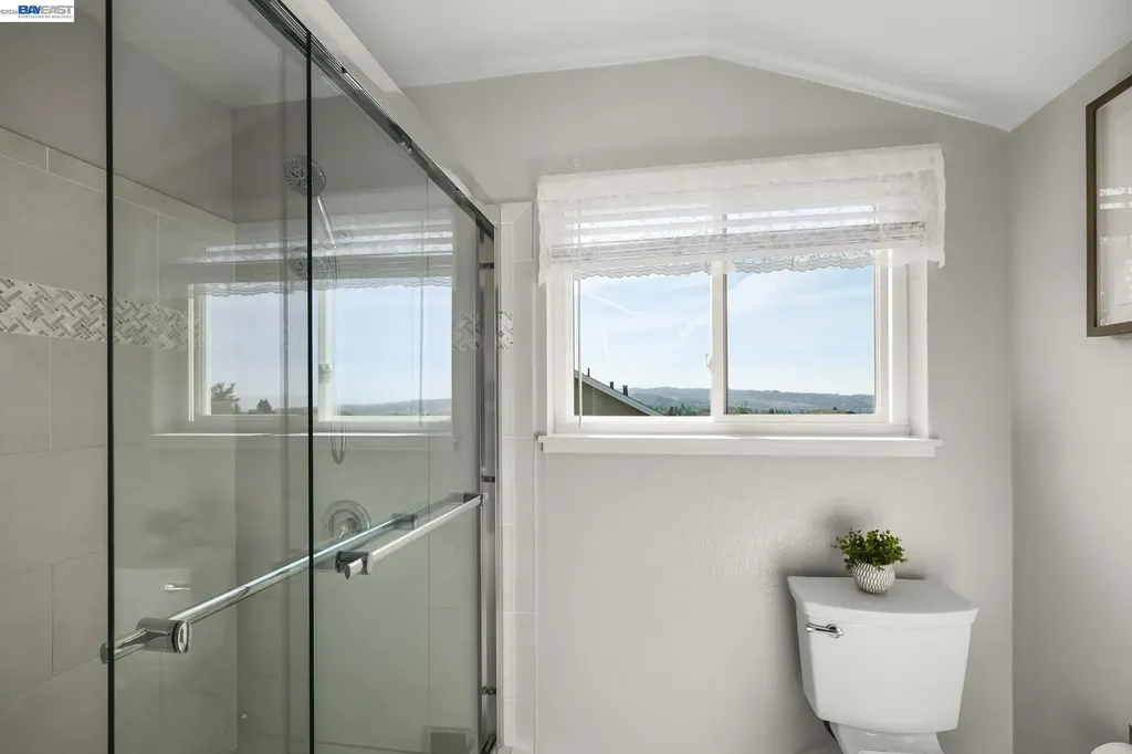 6034 Slopeview Court Castro Valley CA 94552