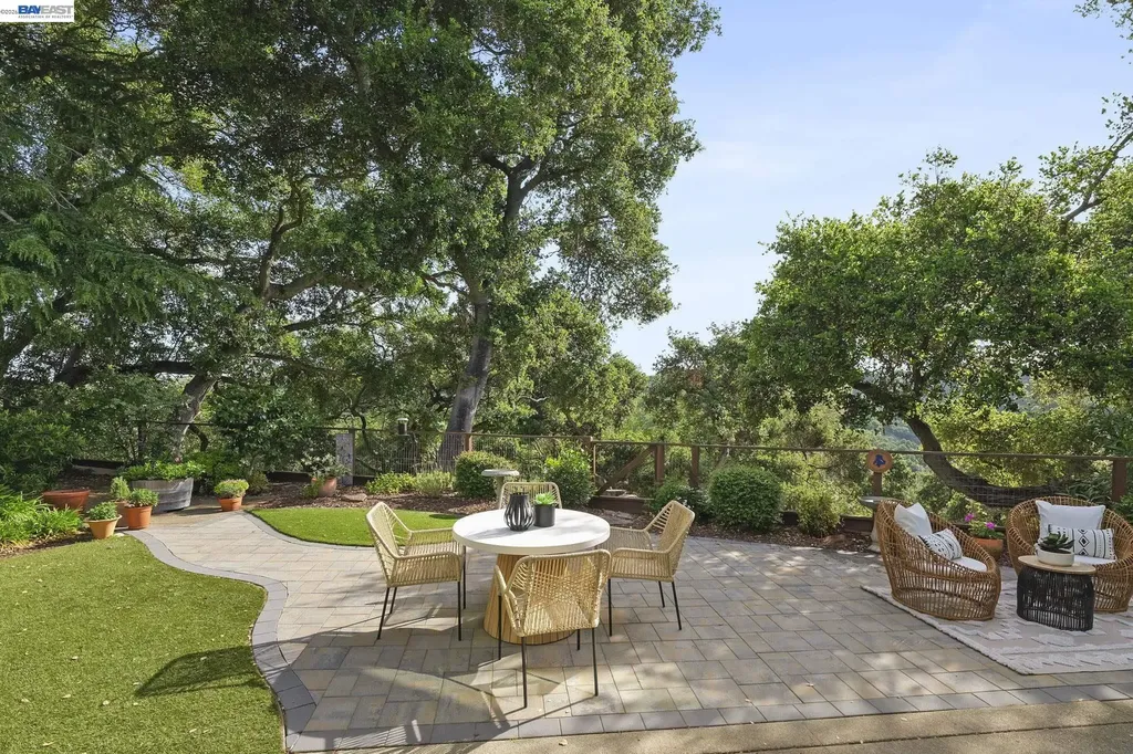 6034 Slopeview Court Castro Valley CA 94552