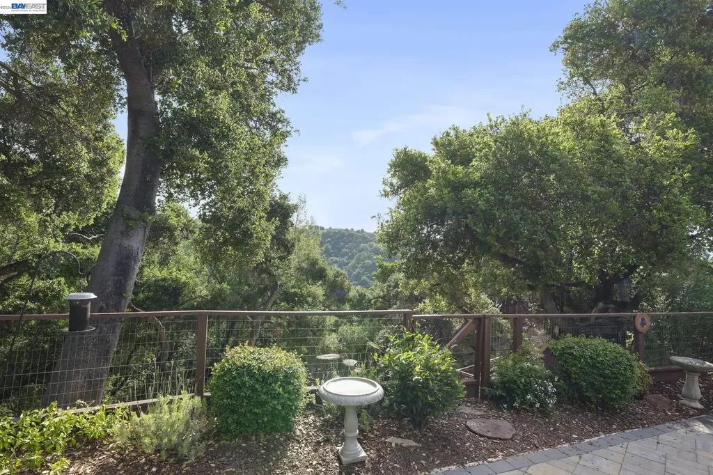 6034 Slopeview Court Castro Valley CA 94552