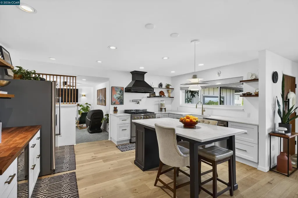 1165 Nob Hill Avenue Pinole CA 94564