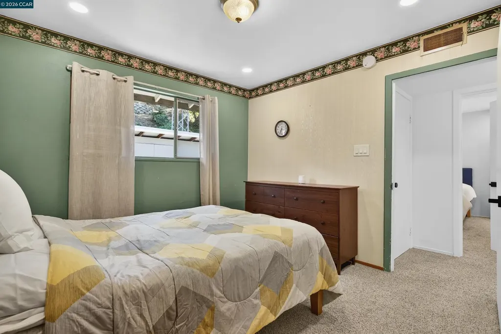 1165 Nob Hill Avenue Pinole CA 94564