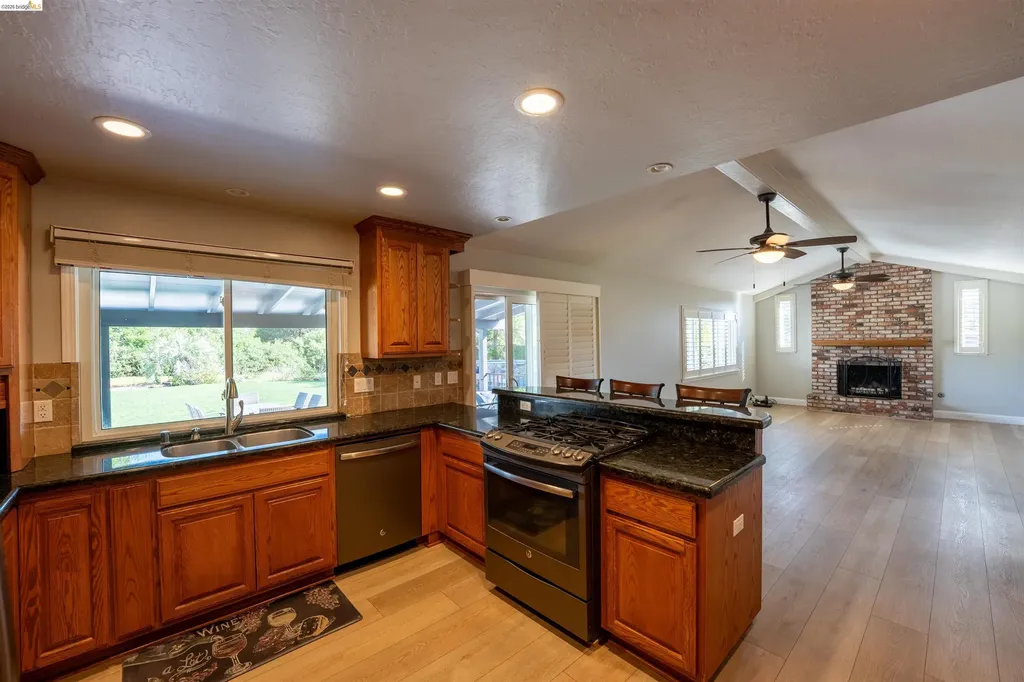 147 Loren Lane Oakley CA 94561
