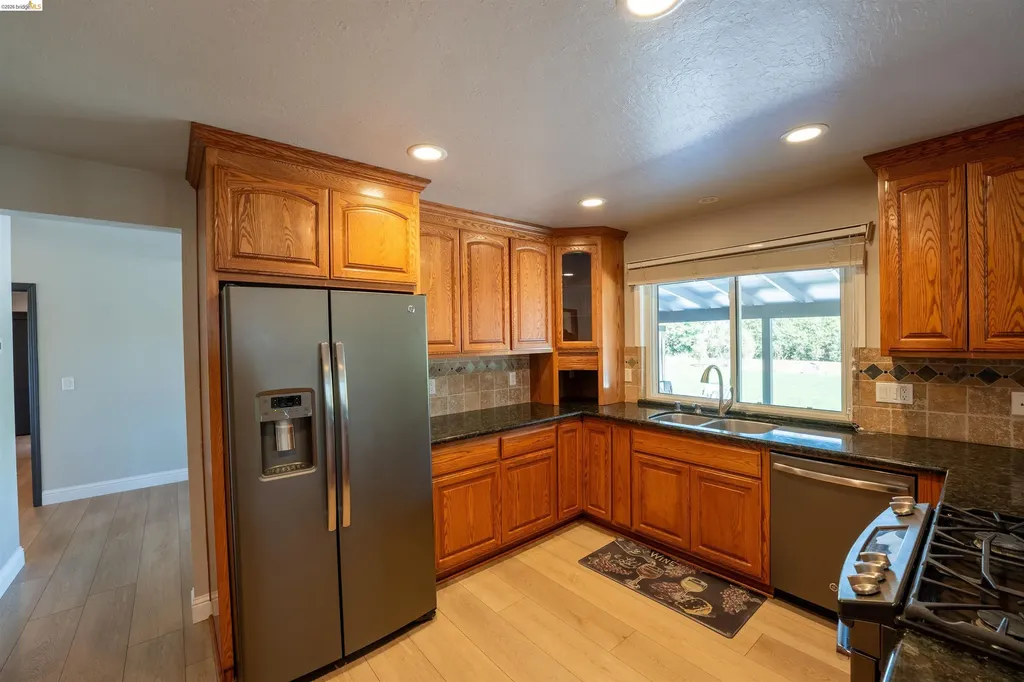 147 Loren Lane Oakley CA 94561