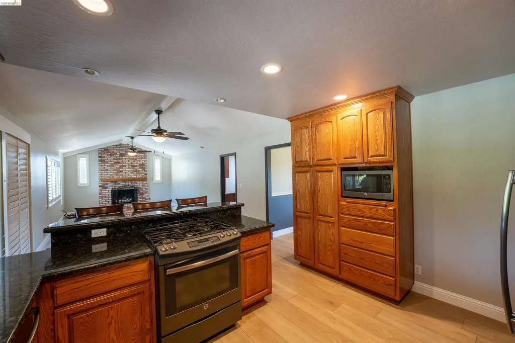 147 Loren Lane Oakley CA 94561
