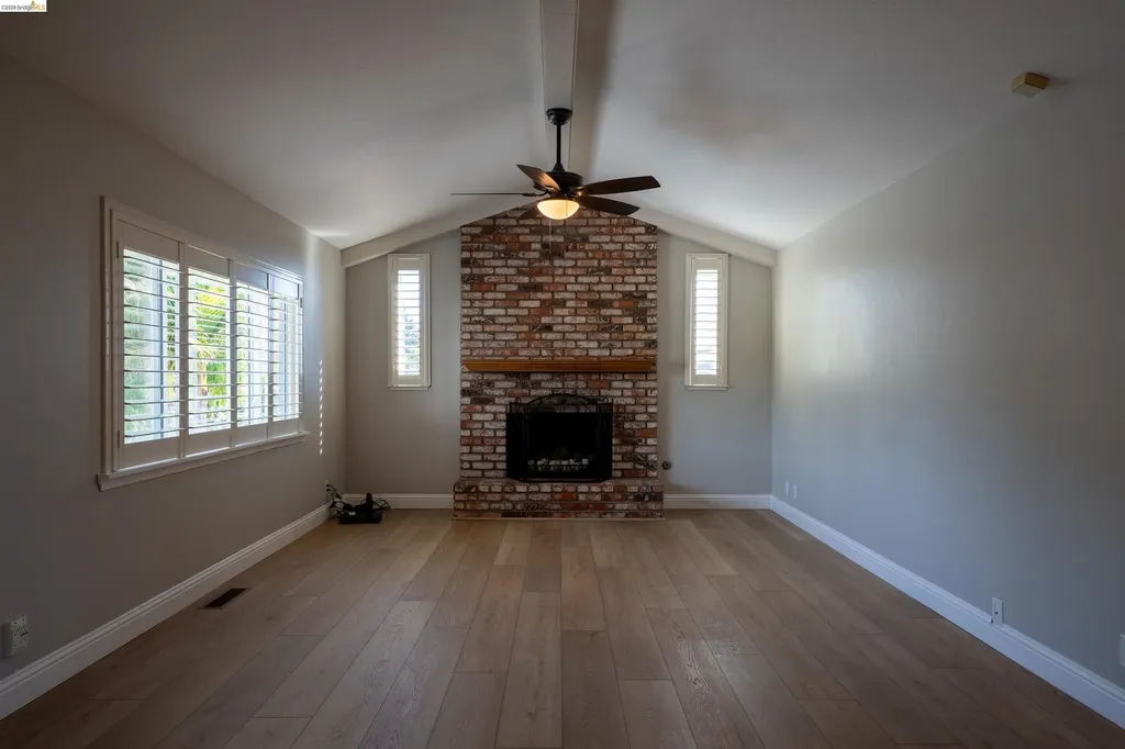 147 Loren Lane Oakley CA 94561