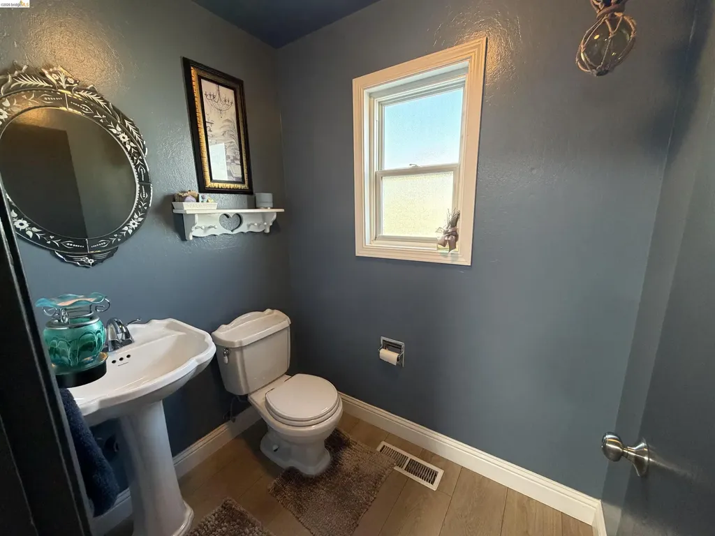 147 Loren Lane Oakley CA 94561