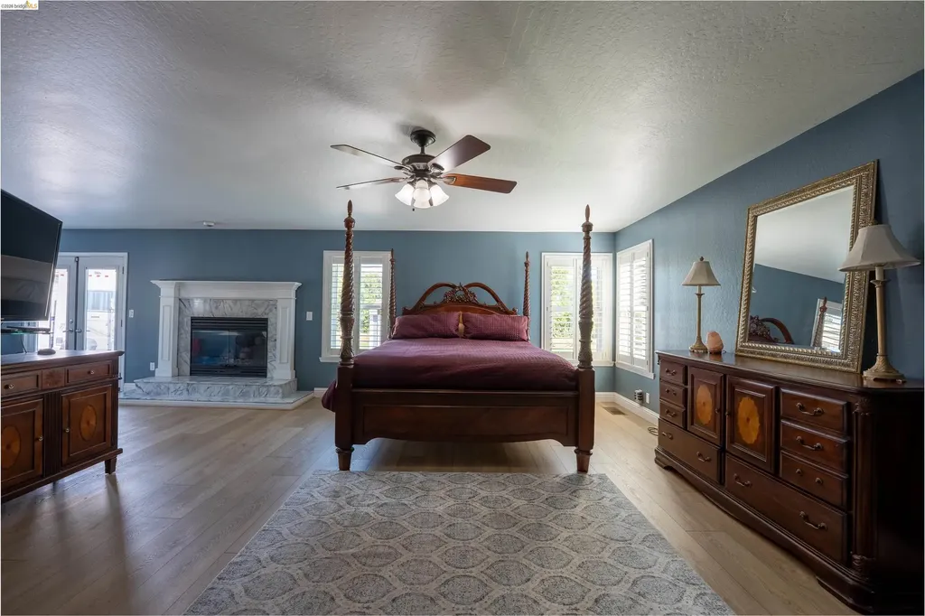 147 Loren Lane Oakley CA 94561