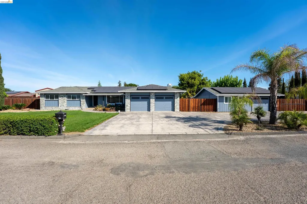 147 Loren Lane Oakley CA 94561