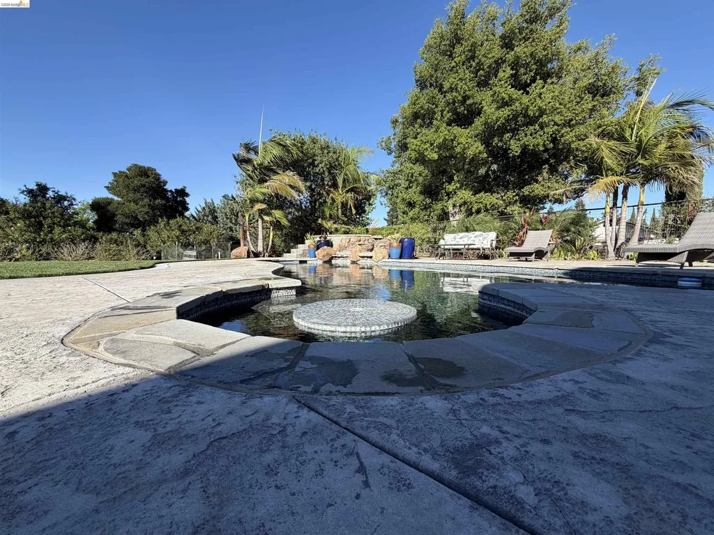 147 Loren Lane Oakley CA 94561