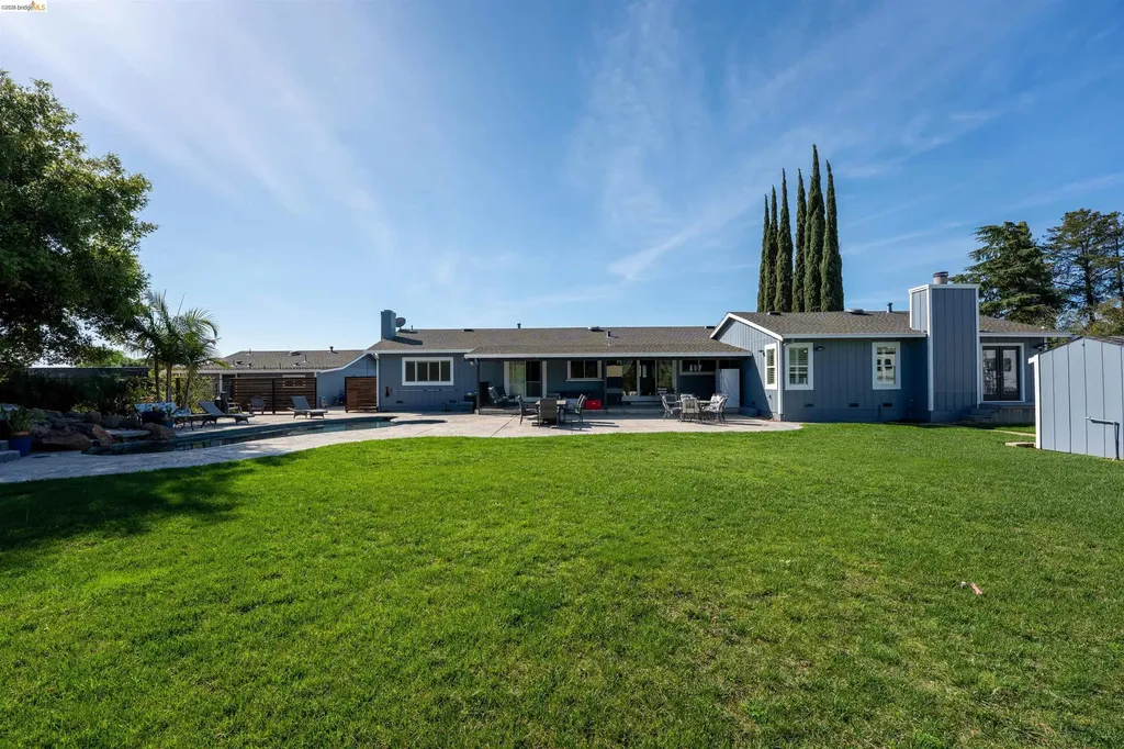147 Loren Lane Oakley CA 94561