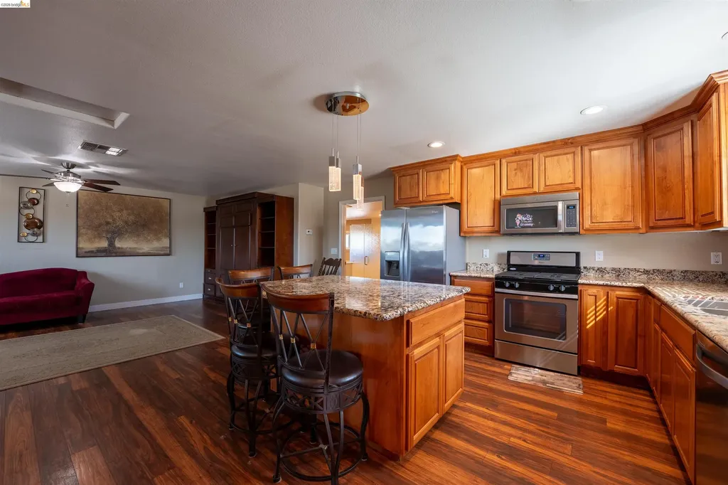 147 Loren Lane Oakley CA 94561