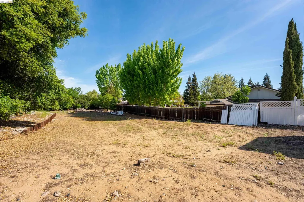 147 Loren Lane Oakley CA 94561