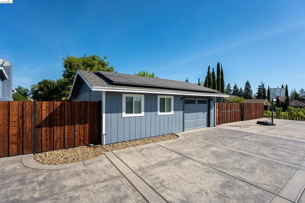 147 Loren Lane Oakley CA 94561