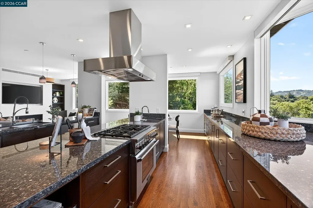 1 Gardiner Court Orinda CA 94563