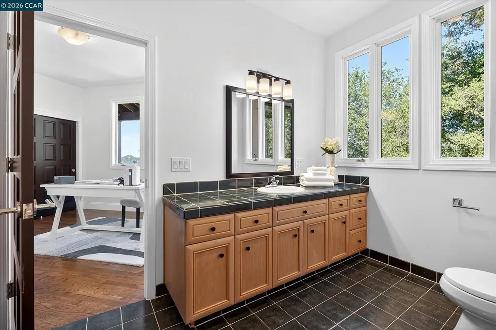 1 Gardiner Court Orinda CA 94563