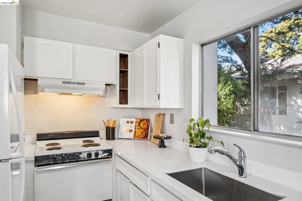2614 Warring Street Berkeley CA 94704