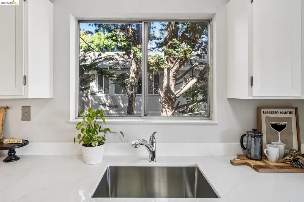 2614 Warring Street Berkeley CA 94704