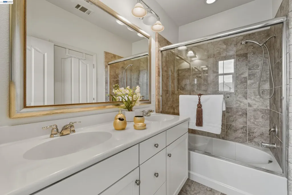 2305 Gibbons Street Hayward CA 94541