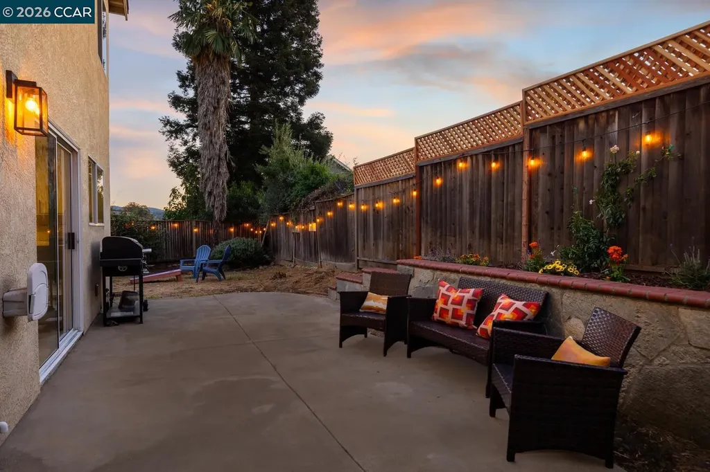 592 Ross Circle Martinez CA 94553