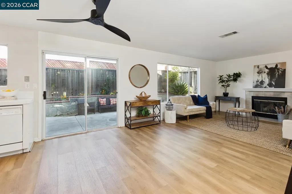 592 Ross Circle Martinez CA 94553