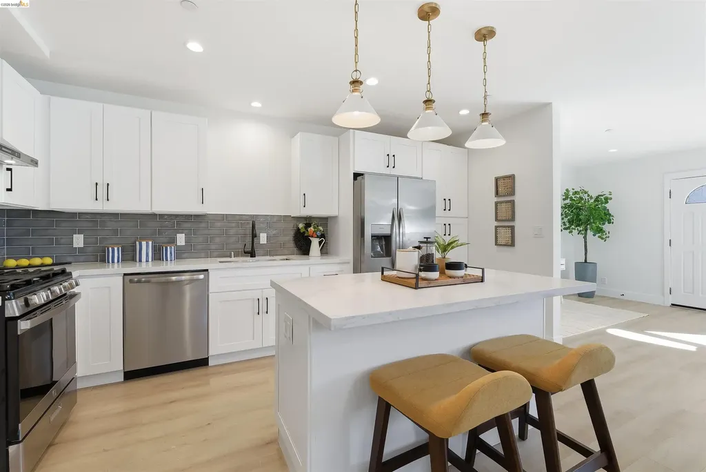 712 Masonic Albany CA 94706