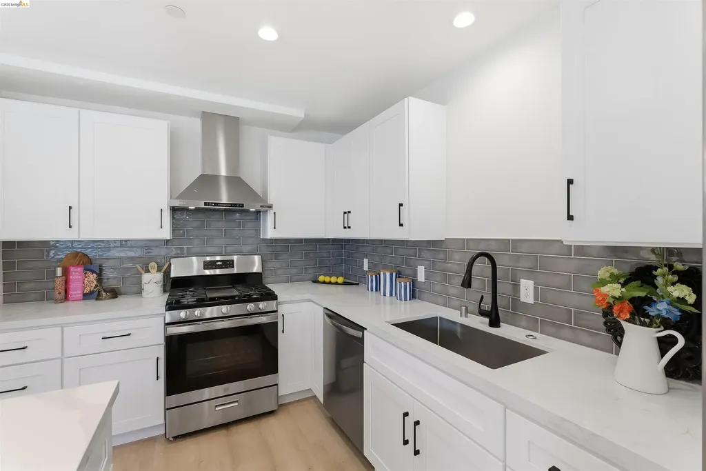 712 Masonic Albany CA 94706