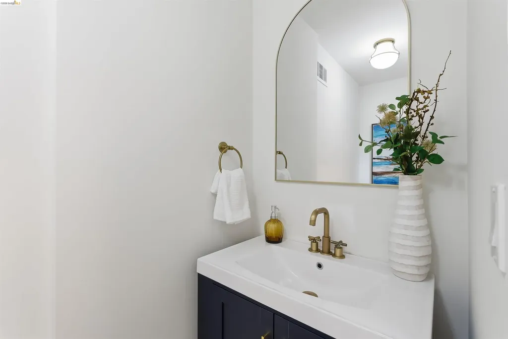 712 Masonic Albany CA 94706