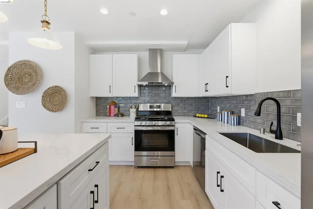 712 Masonic Albany CA 94706