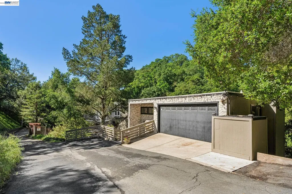 44 Hagen Oaks Court Alamo CA 94507