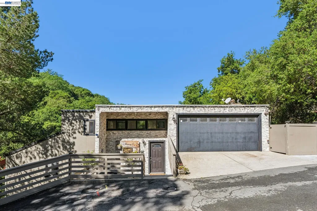 44 Hagen Oaks Court Alamo CA 94507