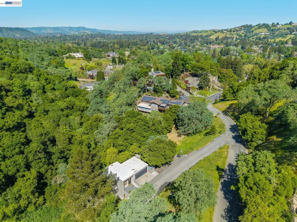 44 Hagen Oaks Court Alamo CA 94507
