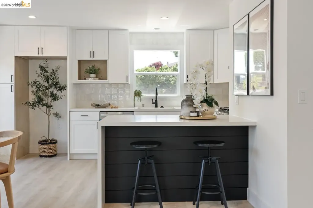 1923 Thompson Lane El Sobrante CA 94803