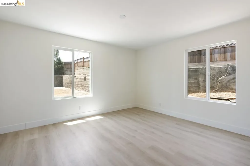 1923 Thompson Lane El Sobrante CA 94803