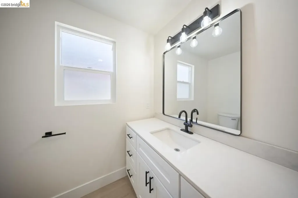 1923 Thompson Lane El Sobrante CA 94803