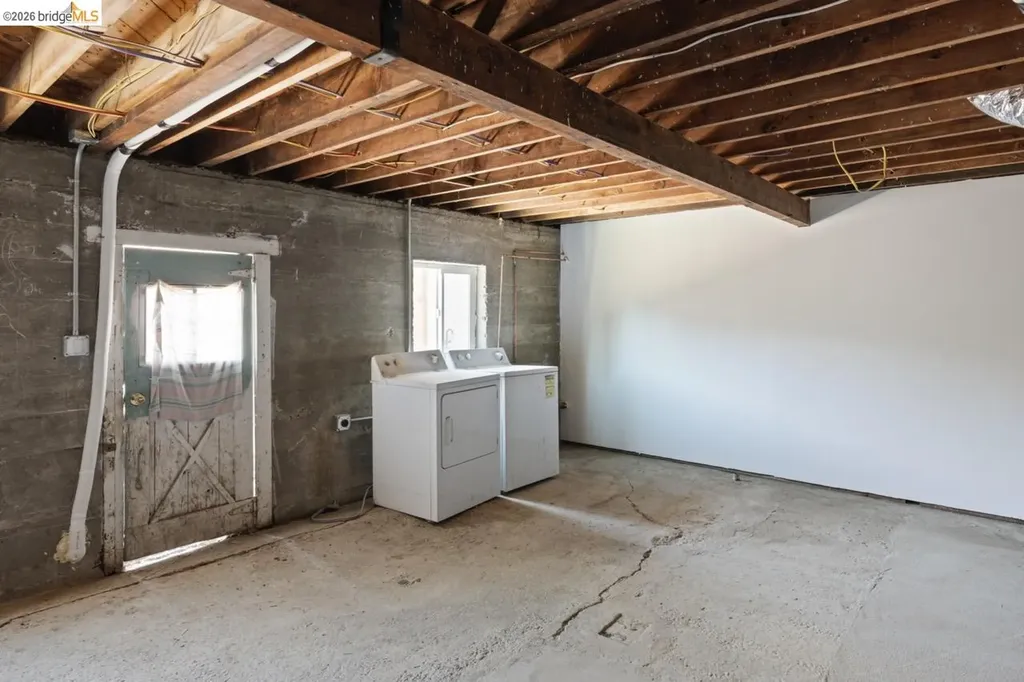 1923 Thompson Lane El Sobrante CA 94803