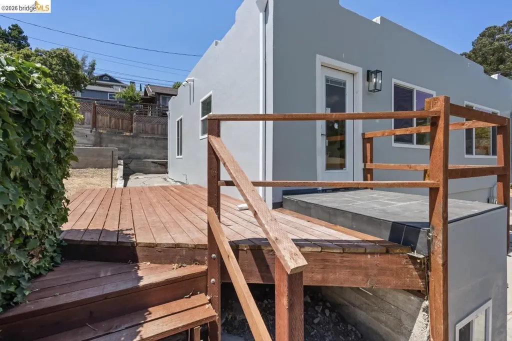 1923 Thompson Lane El Sobrante CA 94803