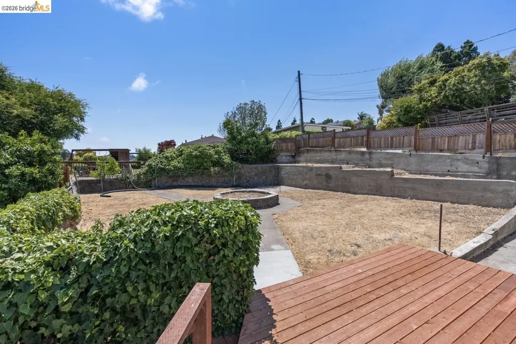 1923 Thompson Lane El Sobrante CA 94803