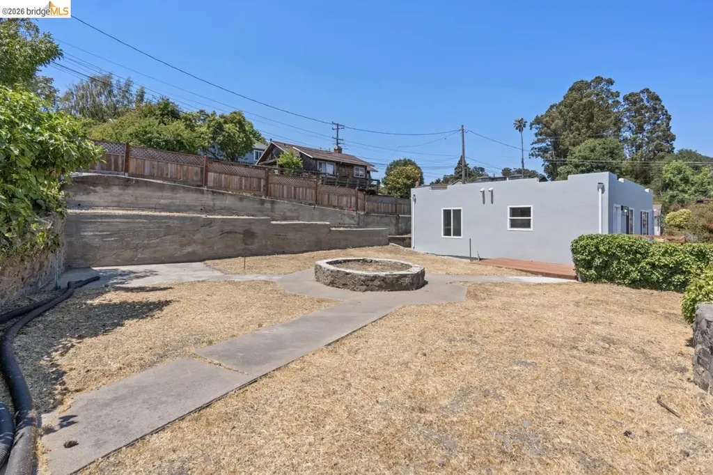 1923 Thompson Lane El Sobrante CA 94803