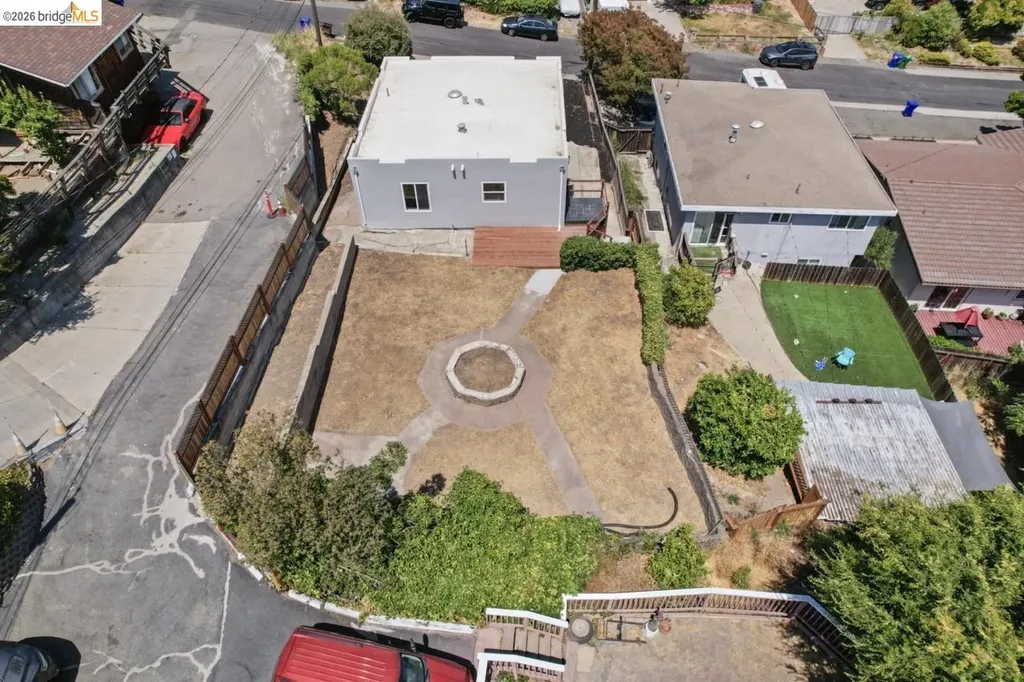 1923 Thompson Lane El Sobrante CA 94803