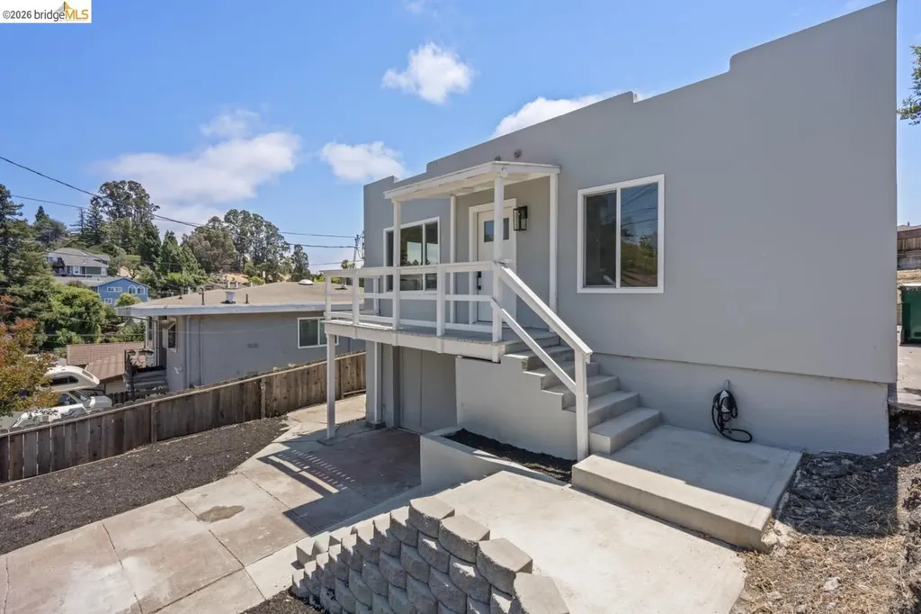 1923 Thompson Lane El Sobrante CA 94803