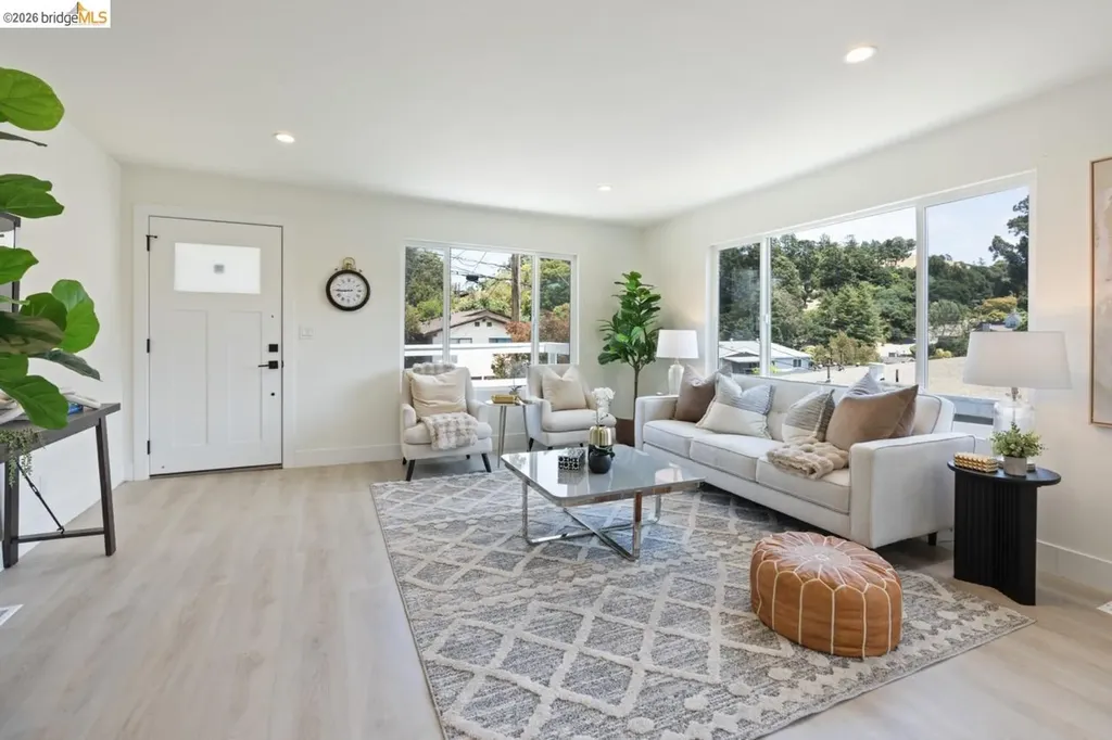 1923 Thompson Lane El Sobrante CA 94803