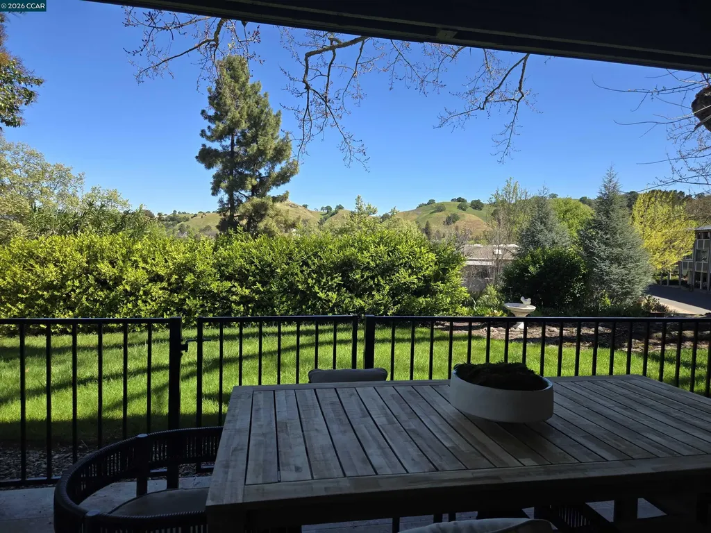 1124 Singingwood Court Walnut Creek CA 94595