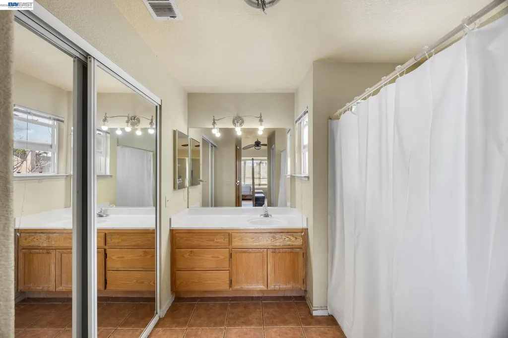 20667 Blossom Common Hayward CA 94541