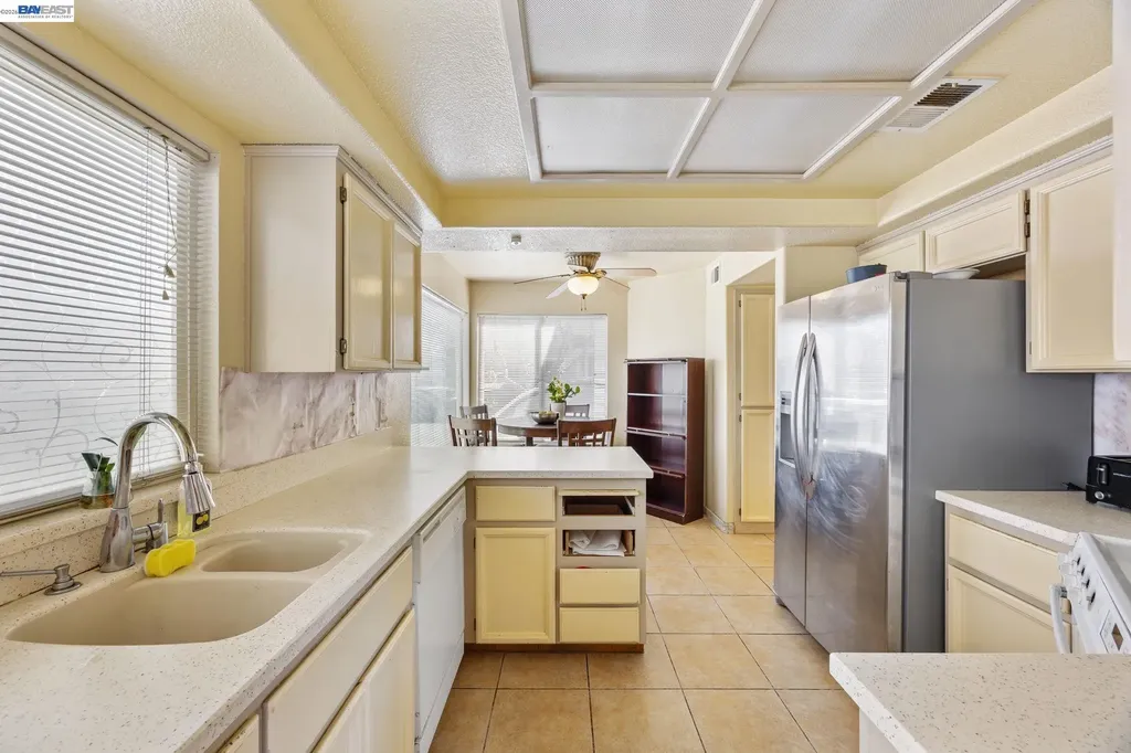 20667 Blossom Common Hayward CA 94541