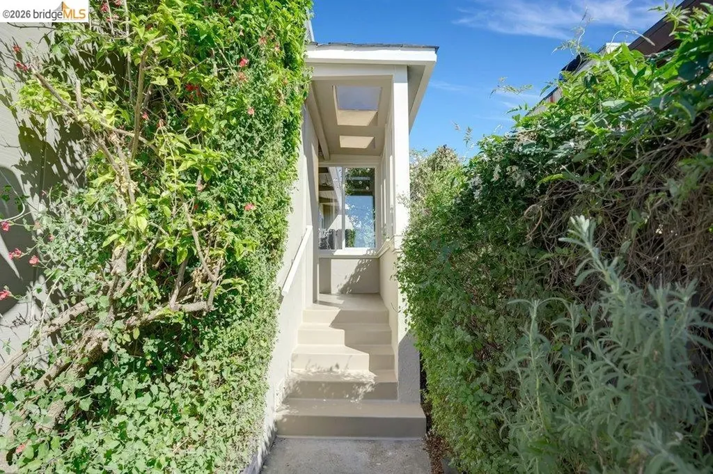 2728 Del Monte Avenue El Cerrito CA 94530