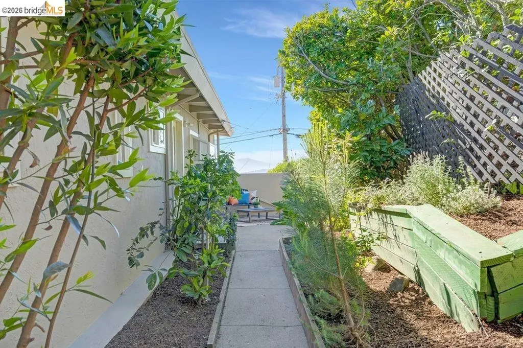 2728 Del Monte Avenue El Cerrito CA 94530