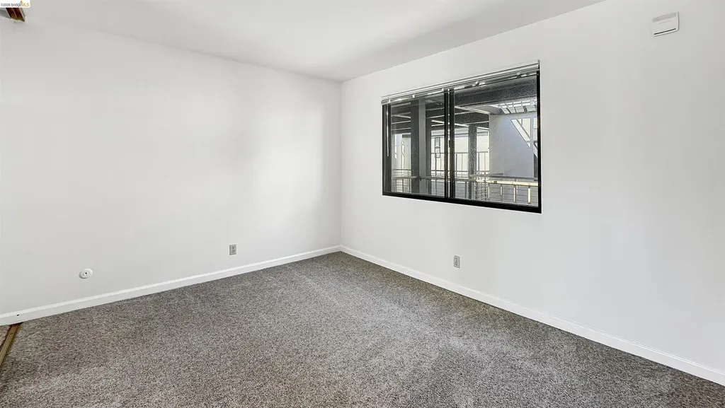 5 Embarcadero W Oakland CA 94607